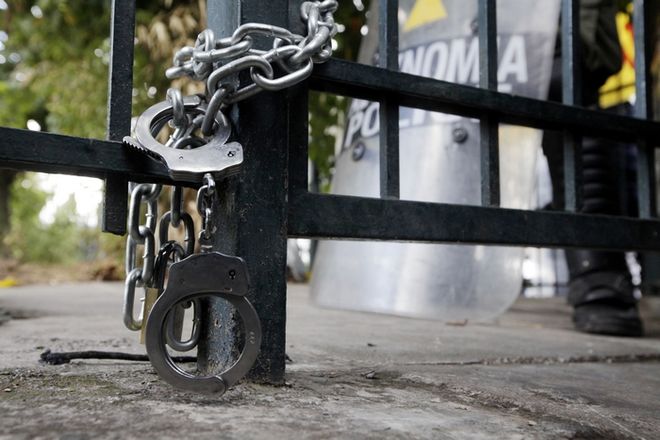 “Υφαίνουν” ξανά σχέδιο λουκέτου στην ΕΡΤ!