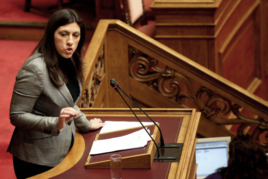 Σκληρή αντιπαράθεση στη Βουλή για την αξία των συχνοτήτων