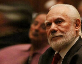 Δικάζουν τον Καμαρινόπουλο για το Flash και ακόμη ψάχνουν τον Κυριακίδη!