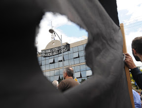 Τι γυρεύει ο Προκοπάκης στο… παζάρι;