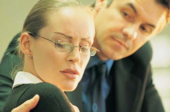 Έρευνα για τη σεξουαλική παρενόχληση στα ΜΜΕ