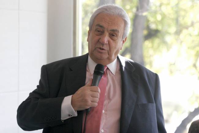 Ενισχύει τον Alpha ο Κοντομηνάς