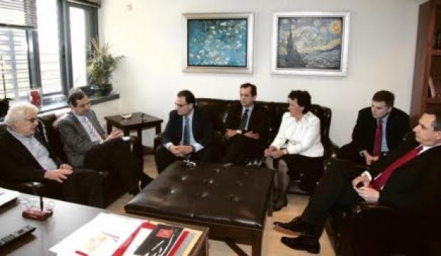 Επέστρεψε ο Μπενέκος στον “Ελεύθερο Τύπο”