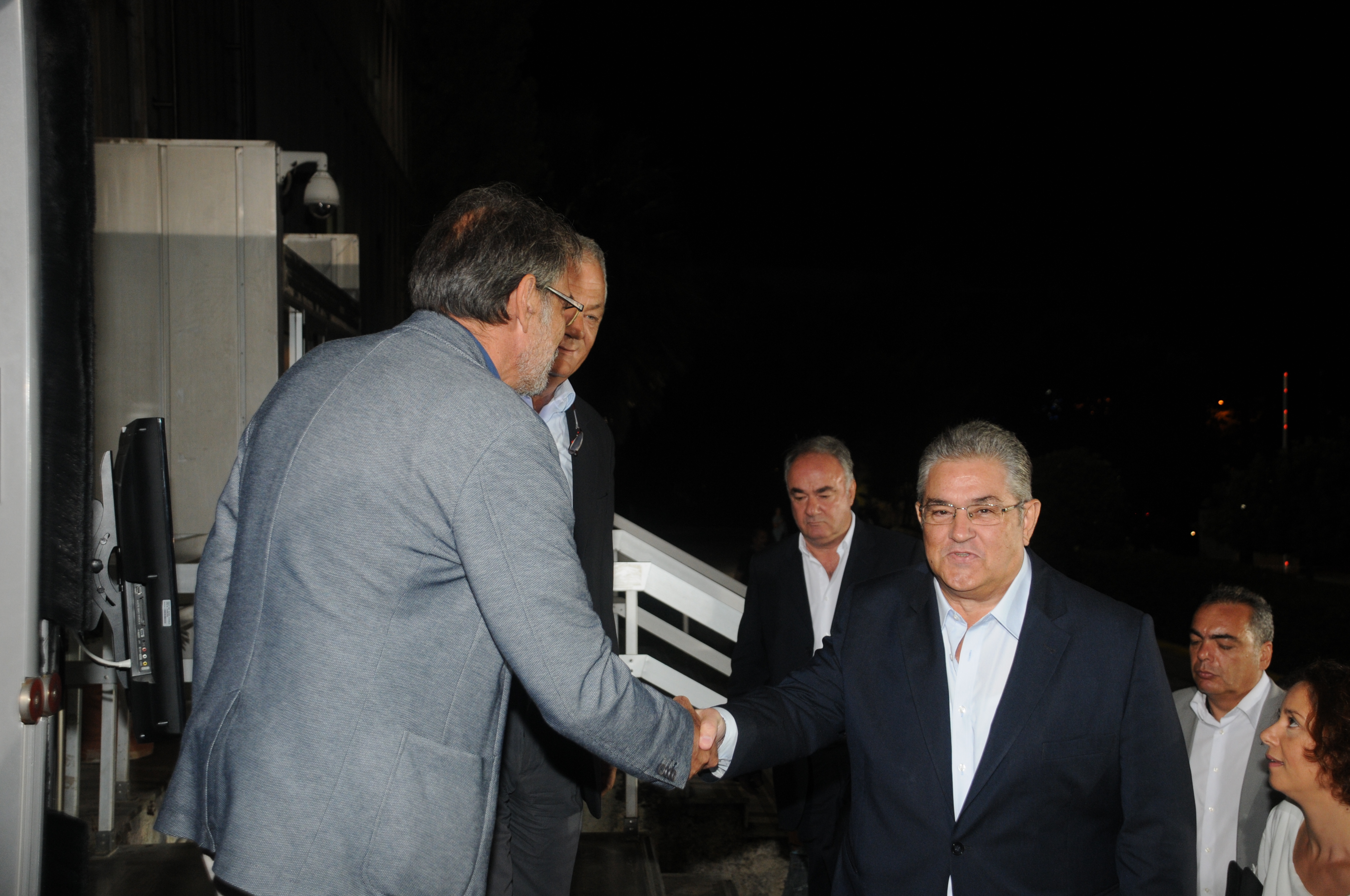 Η υποδοχή των πολιτικών αρχηγών στην ΕΡΤ