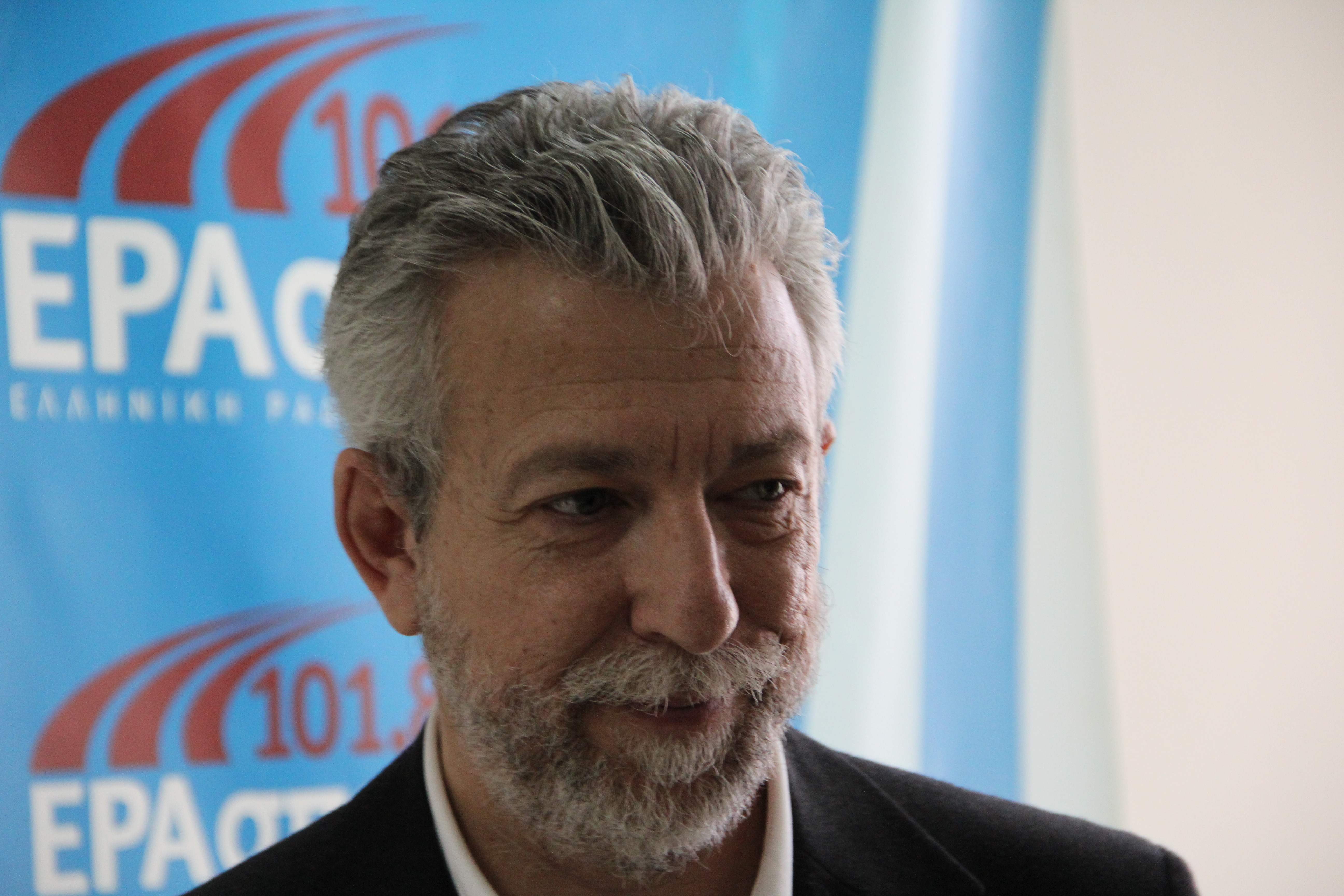 Δεν καταργεί η κυβέρνηση το αυτόφωρο σε υποθέσεις Τύπου