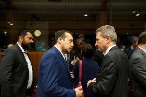 2.Ο Υπουργός Ψηφιακής Πολιτικής, Τηλεπικοινωνιών και Ενημέρωσης, Νίκος Παππάς με τον Ευρωπαίο Επίτροπο Ψηφιακής Οικονομίας και Κοινωνίας, Γκίντερ Έτινγκερ.