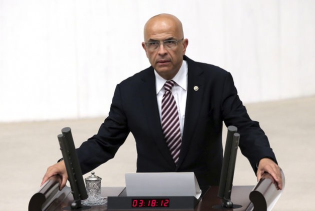 Eρώτηση Κούλογλου για πολυετή καταδίκη Τούρκου βουλευτή της Αντιπολίτευσης επειδή έδωσε πληροφορίες στη “Cumhuriyet”