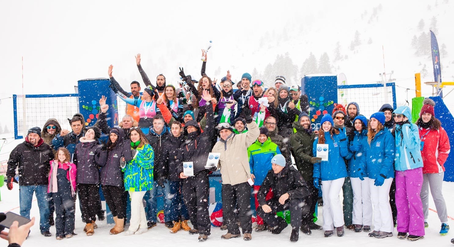 Το 1ο Πανελλήνιο Πρωτάθλημα Snow Volley στα Καλάβρυτα είναι γεγονός
