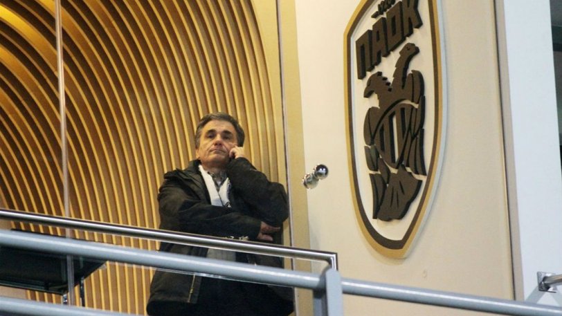 Στον …Τσακαλώτο οι «άστεγοι» του ποδοσφαίρου!