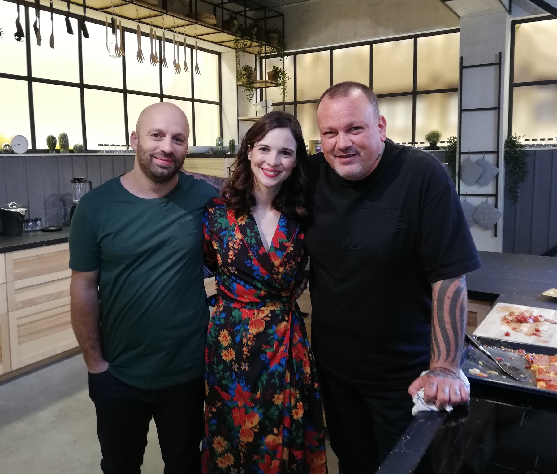 Πρέμιερα “Food n’ Friends” στο ΣΚΑΪ το Σάββατο
