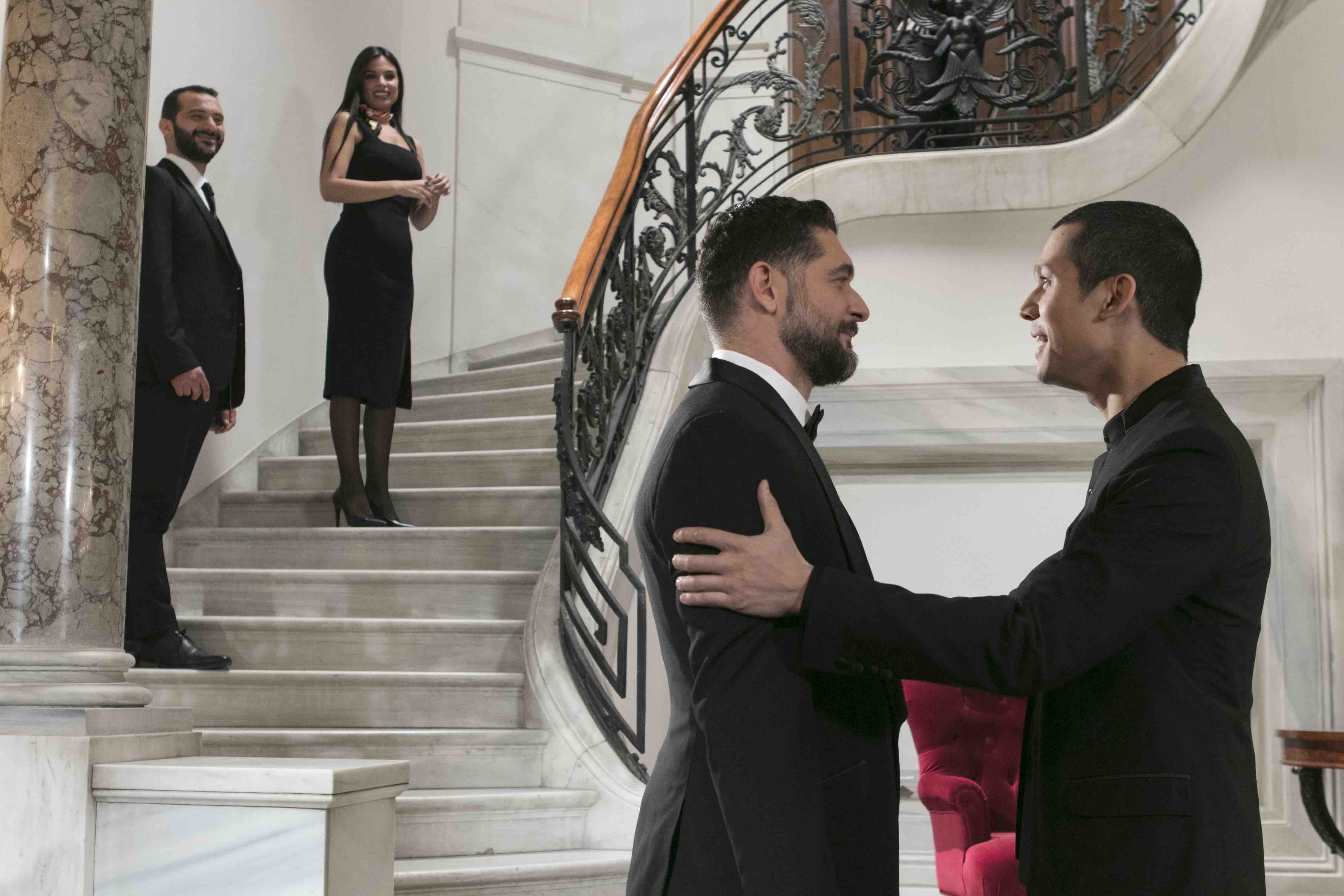 Καρφωμένοι στην TV για περισσότερο από οκτώ ώρες ημερησίως!
