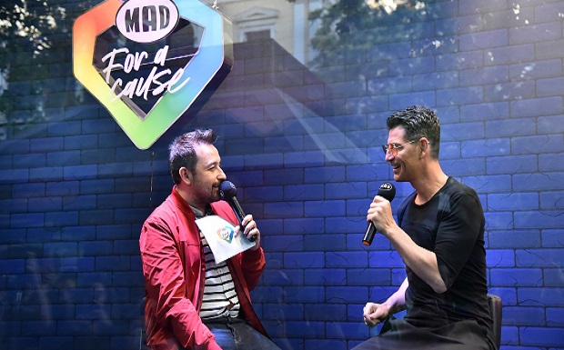Και το attica City Link στο ρυθμό του “MAD for a Cause” – Σάκης Ρουβάς, Ελένη Φουρέιρα και SNIK μπαίνουν στη βιτρίνα για καλό σκοπό