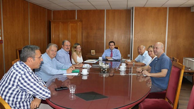 Δεν ενημέρωσε ο ΕΔΟΕΑΠ για τη συνάντησή του με τον Ν. Μηταράκη