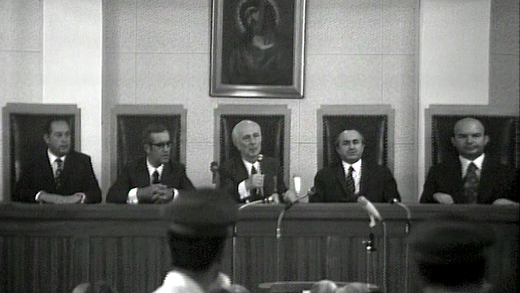 Αφιέρωμα του Αρχείου της ΕΡΤ: Η απόφαση της δίκης για τους πρωταίτιους της χούντας – 23 Αυγούστου 1975
