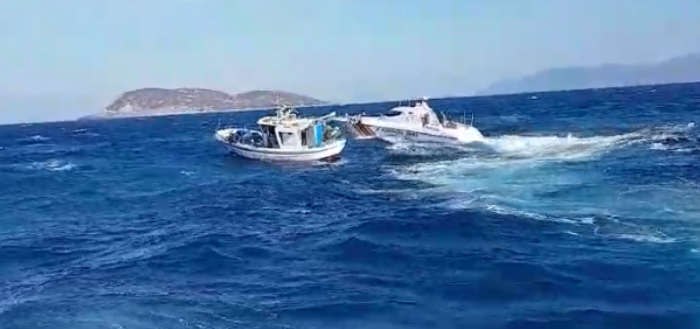 Προβοκατόρικα δημοσιεύματα, ΜΚΟ και θαλάσσια σύνορα – Αποκαλυπτικό άρθρο στο «ΠΑΡΟΝ»
