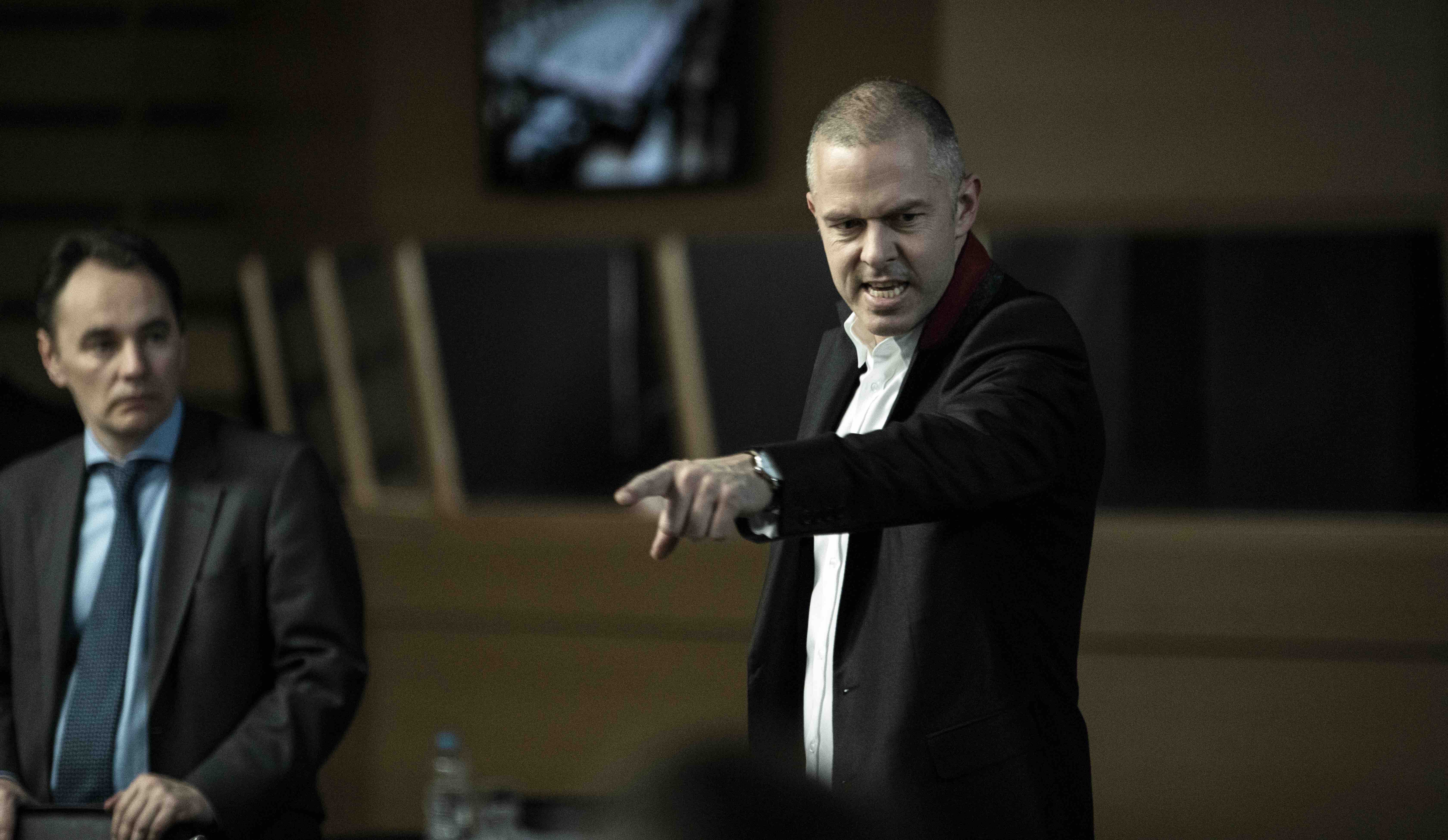Πρεμιέρα «Ενήλικοι στην αίθουσα» του Κώστα Γαβρά αποκλειστικά στη Nova