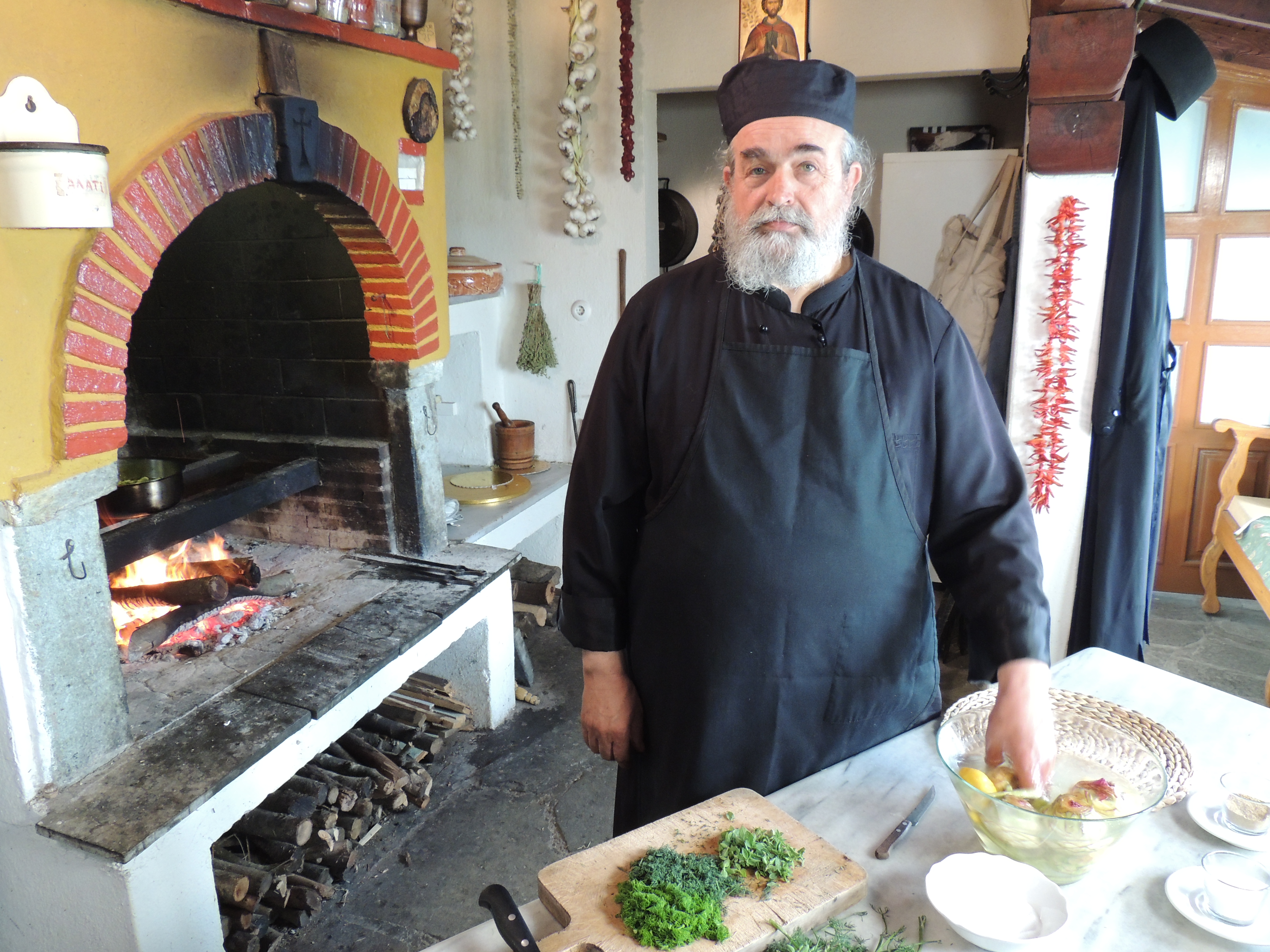 «Όψον και ψαλμός»: Οι αγιορείτικες συνταγές  του γέροντα Επιφάνιου στο ERTFLIX