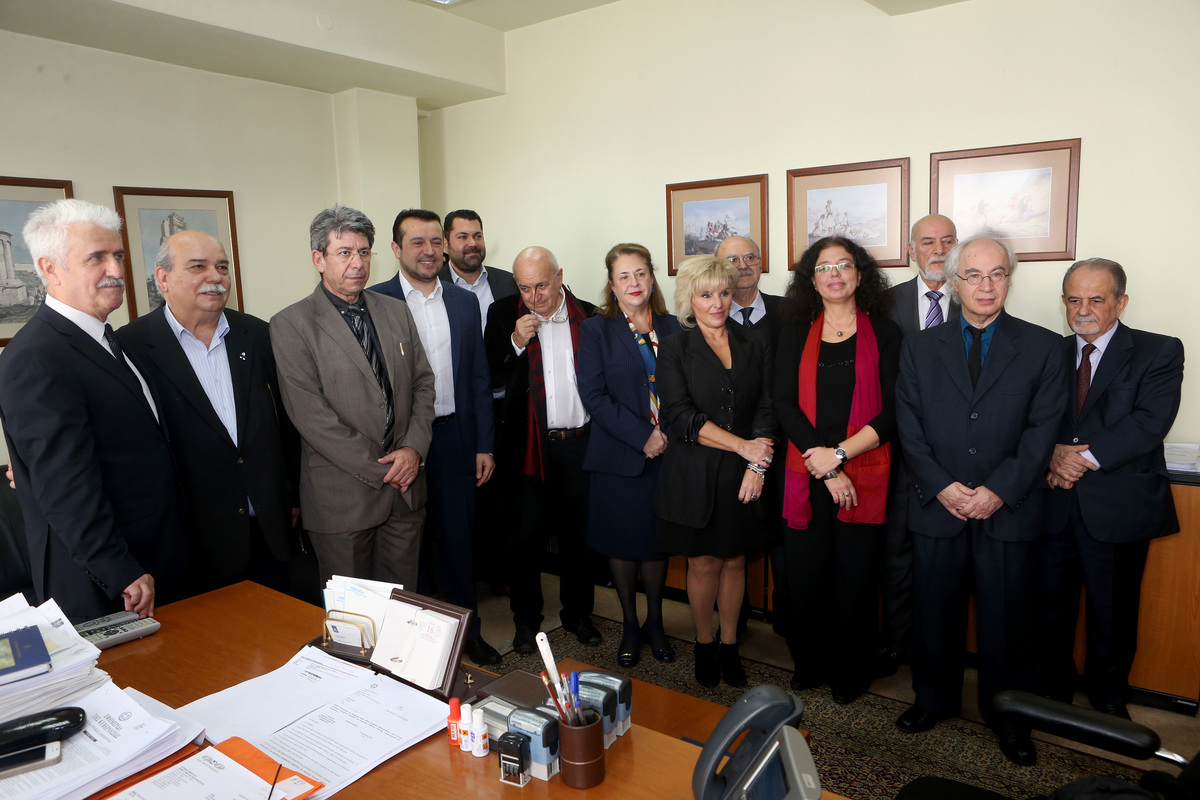 «Επιτυχία» Πιερρακάκη και ΕΣΡ: Ούτε μία άδεια ούτε ένα ευρώ από φόρους στις υπηρεσίες streaming σε 3 χρόνια! 
