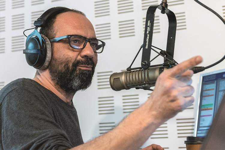 Πέθανε ο δημοσιογράφος Νίκος Ζαχαριάδης