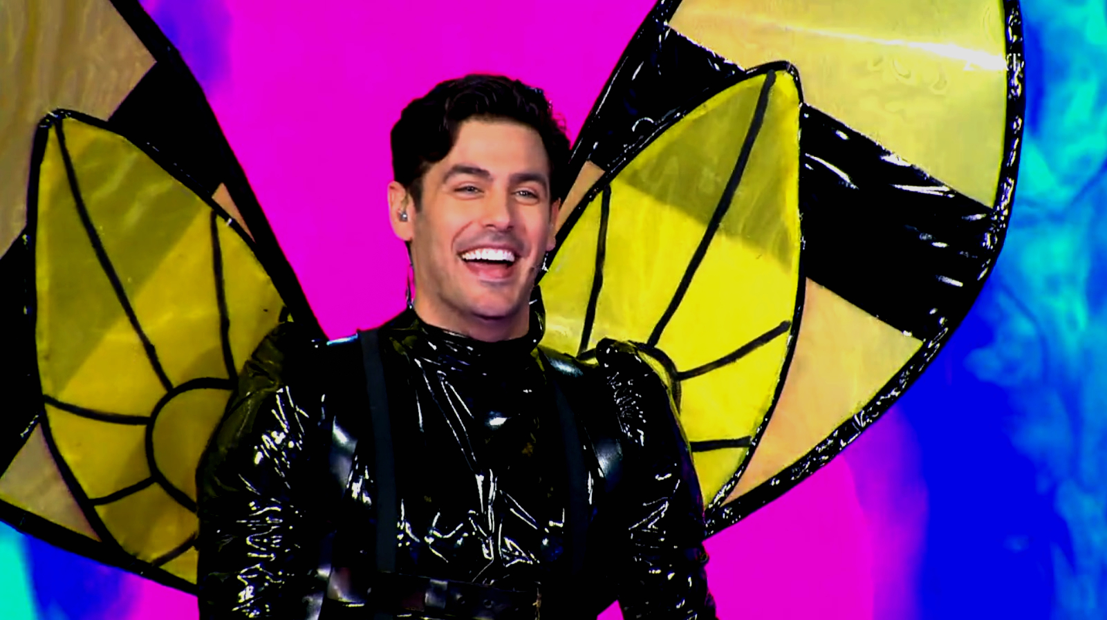 Ο Κώστας Μαρτάκης ήταν η  μέλισσα “The Masked Singer”