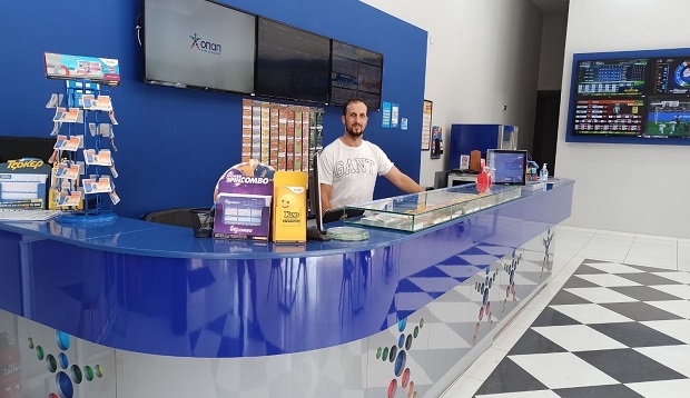 ΤΖΟΚΕΡ: Στη Λάρισα ο μεγάλος νικητής των 11.978.573 ευρώ – Τι λέει ο ιδιοκτήτης του τυχερού καταστήματος ΟΠΑΠ