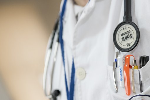 ΤΟ ΠΑΡΟΝ: Σε Βατερλώ Πλεύρη εξελίσσεται ο Προσωπικός Γιατρός!