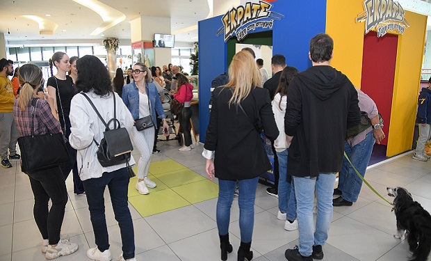 Γιώργηδες και Θωμάδες είχαν έναν ακόμη λόγο για να γιορτάσουν με το ΣΚΡΑΤΣ «Χρόνια Πολλά»