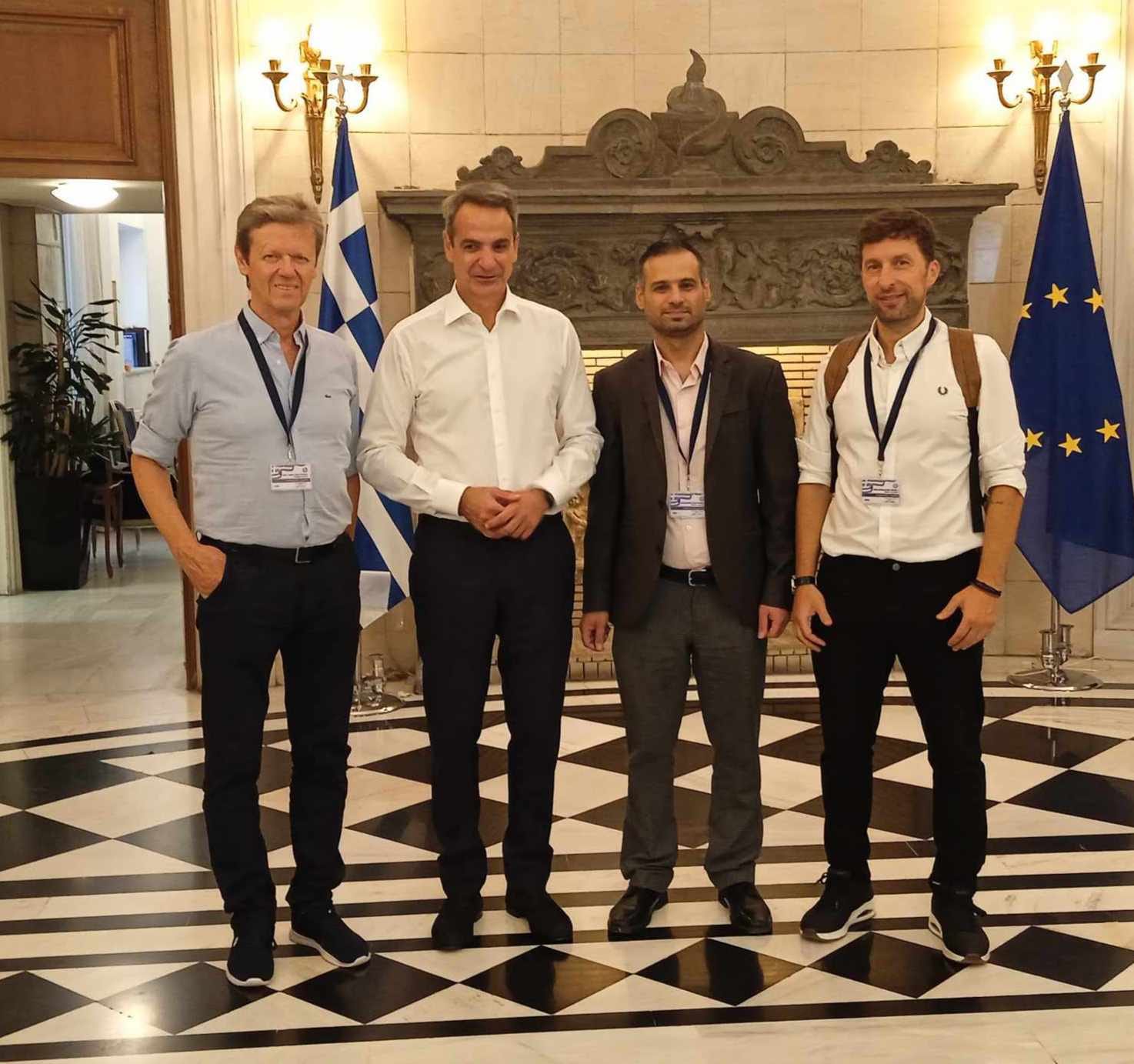 Συνάντηση της Ένωσης Συντακτών Επαρχιακού Τύπου με τον Πρωθυπουργό και τον Κυβερνητικό Εκπρόσωπο
