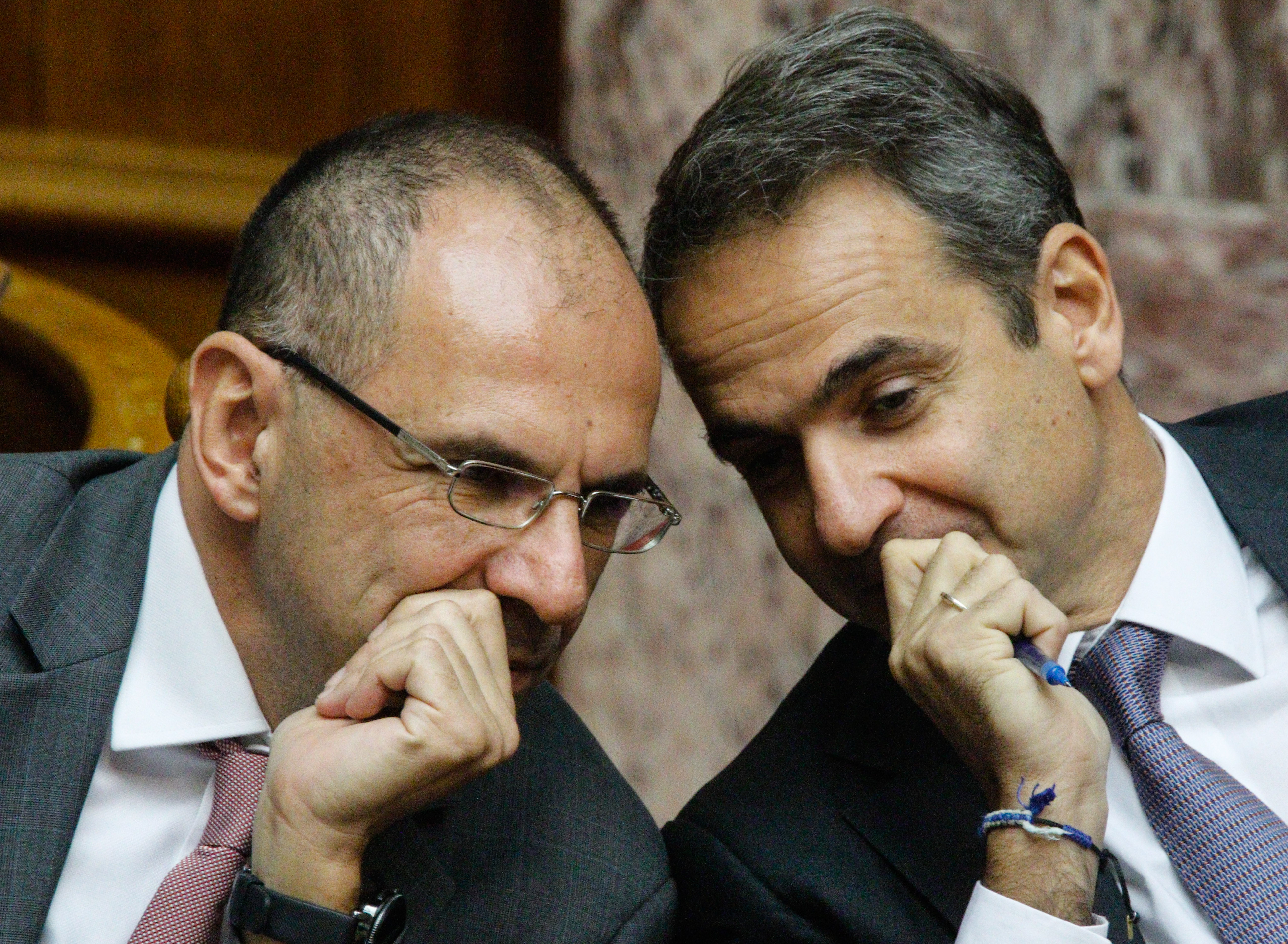 Διαβάστε στο «ΠΑΡΟΝ της Κυριακής»: Σε πολιτική διαπραγμάτευση με την Τουρκία προχωράει η κυβέρνηση