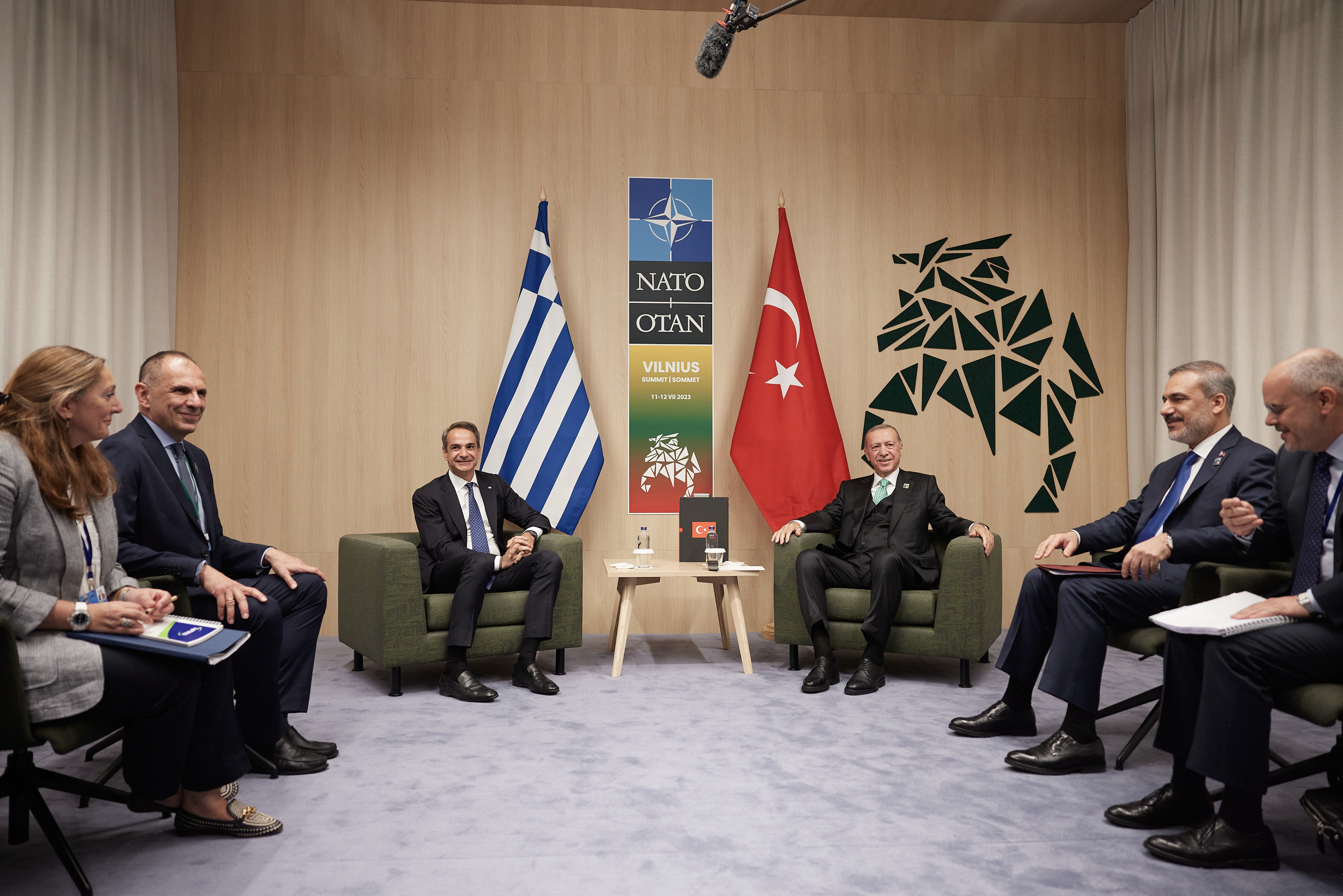 Διαβάστε στο «ΠΑΡΟΝ της Κυριακής»: Πιέσεις από ΗΠΑ και Ευρωπαίους για συμβιβασμό με την Τουρκία