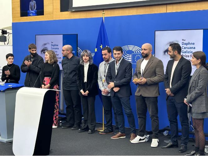 Στους δημοσιογράφους που ερεύνησαν το ναυάγιο της Πύλου το βραβείο «Δάφνη Καρουάνα Γκαλίθια»