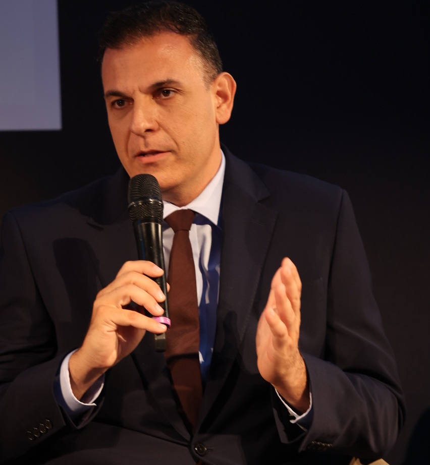Καραμέρος- ΣΥΡΙΖΑ: «Χιλιάδες συνδρομητές εγκλωβισμένοι εκτός προσφοράς για τα κοινά αθλητικά προγράμματα Cosmote Nova»
