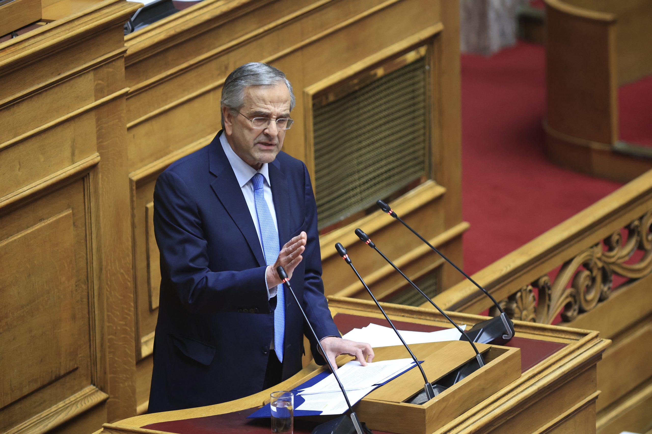 Διαβάστε στο «ΠΑΡΟΝ της Κυριακής»: Σε ναρκοπέδιο η κυβέρνηση — Πού το πάει ο Σαμαράς;