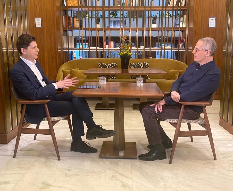 ΕΡΤNEWS: Ο Μαρκ Μαζάουερ και η Πέγκυ Αντωνάτου στον «Επίλογο»