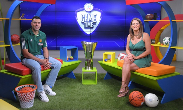 Ο Κώστας Σλούκας με το τρόπαιο της Euroleague στο ΟΠΑΠ GAME TIME