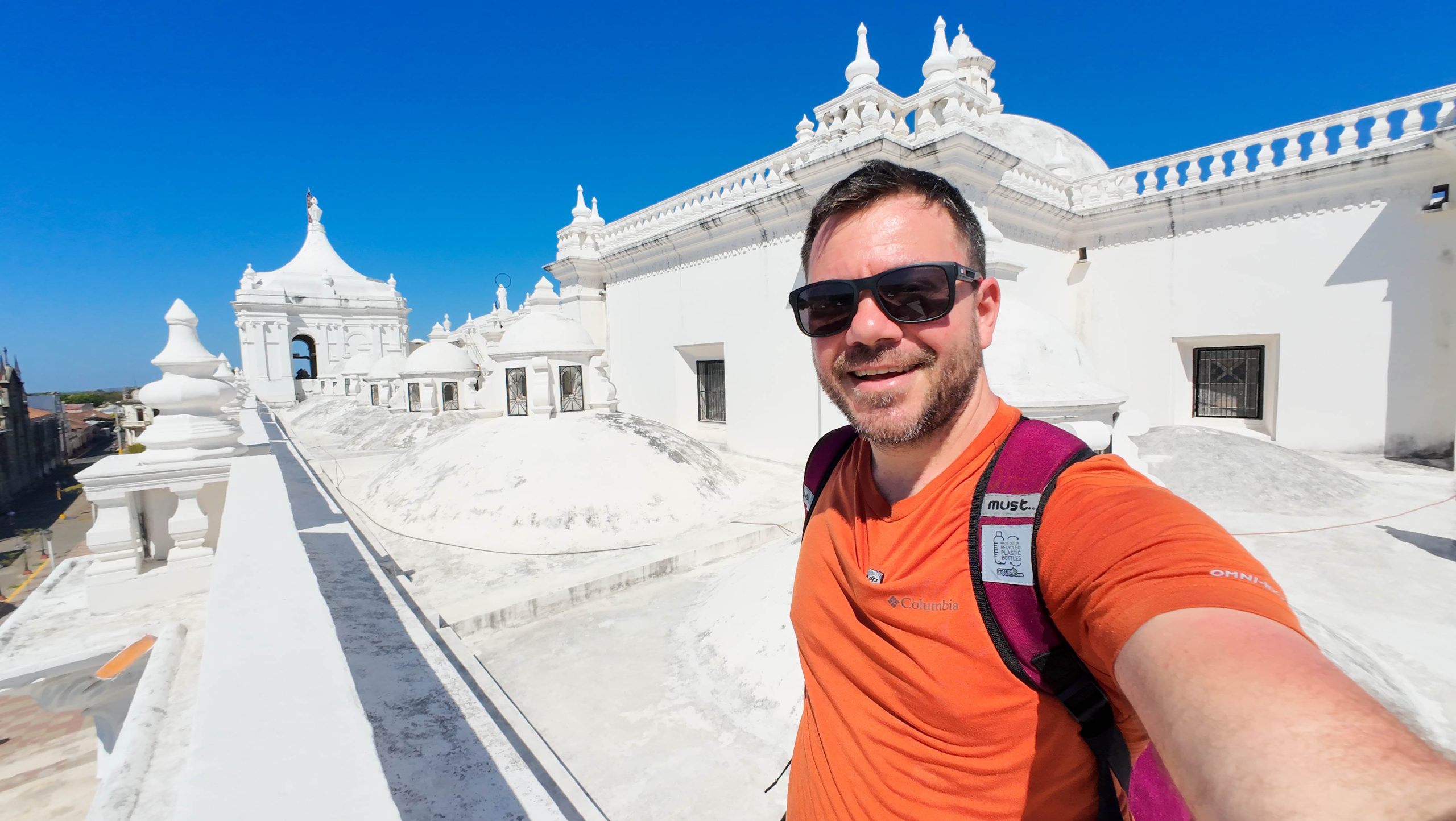 To “Happy Traveller” σε όλη τη Γη και στον ΣΚΑΪ