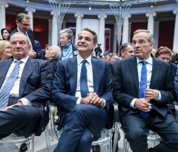 ΤΟ ΠΑΡΟΝ: Μέτωπο Καραμανλή – Σαμαρά κατά Μητσοτάκη
