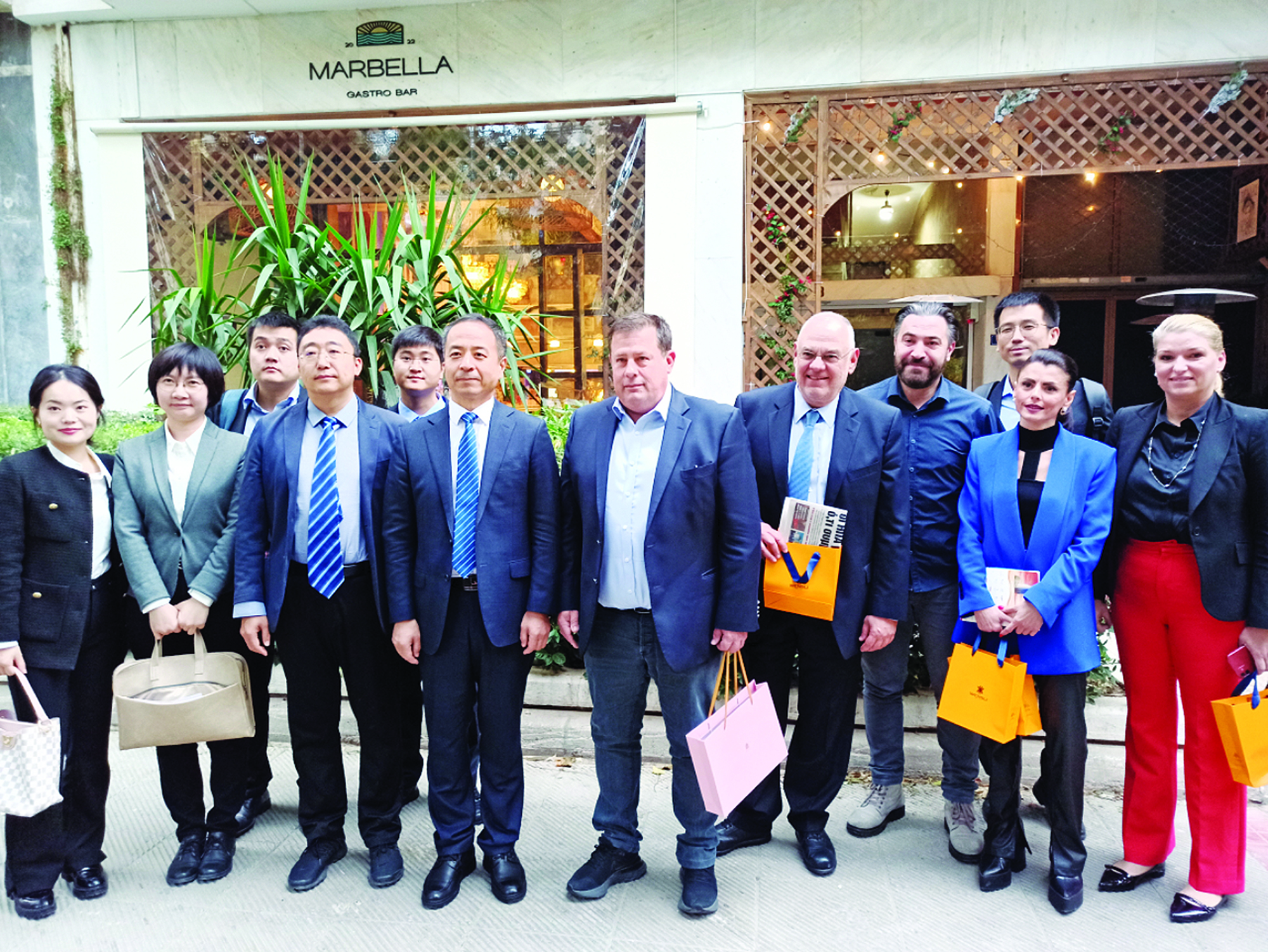 Συνεργασία της «δημοκρατίας» με την κινέζικη «People’s Daily»