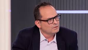 “Κρούση” από …άλλους στην πρόταση Μανεσιώτη