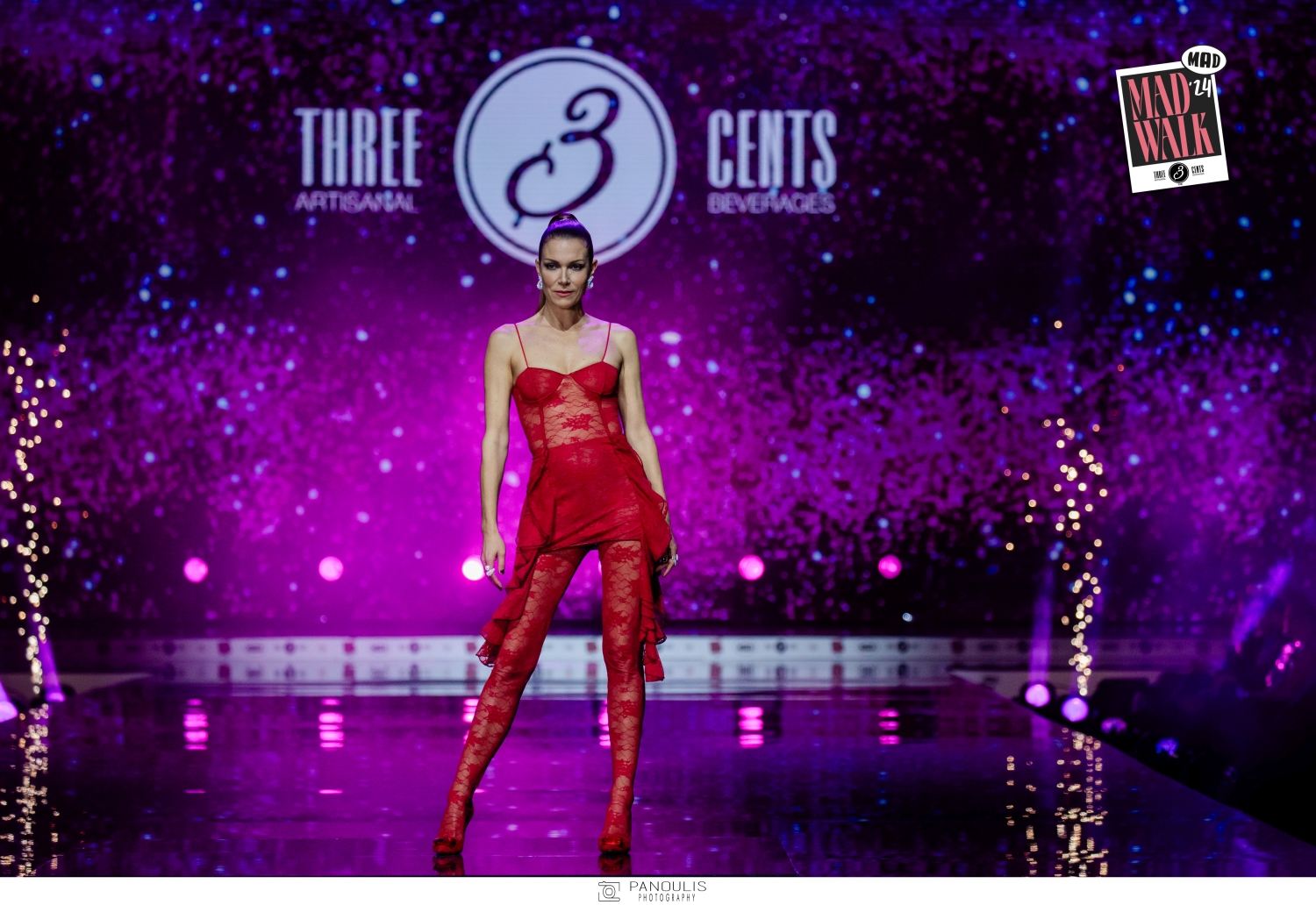 Το MadWalk 2024 by Three Cents στο Mega στις 21 Δεκεμβρίου
