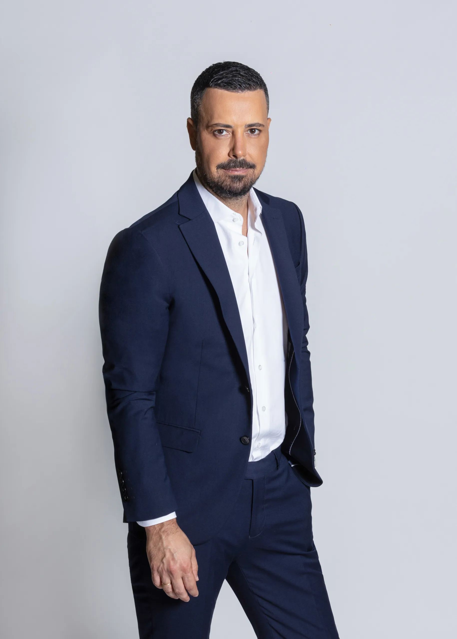 “Ο ΑΝΤ1 καλωσορίζει  στο δυναμικό του τον Πέτρο Κουσουλό”
