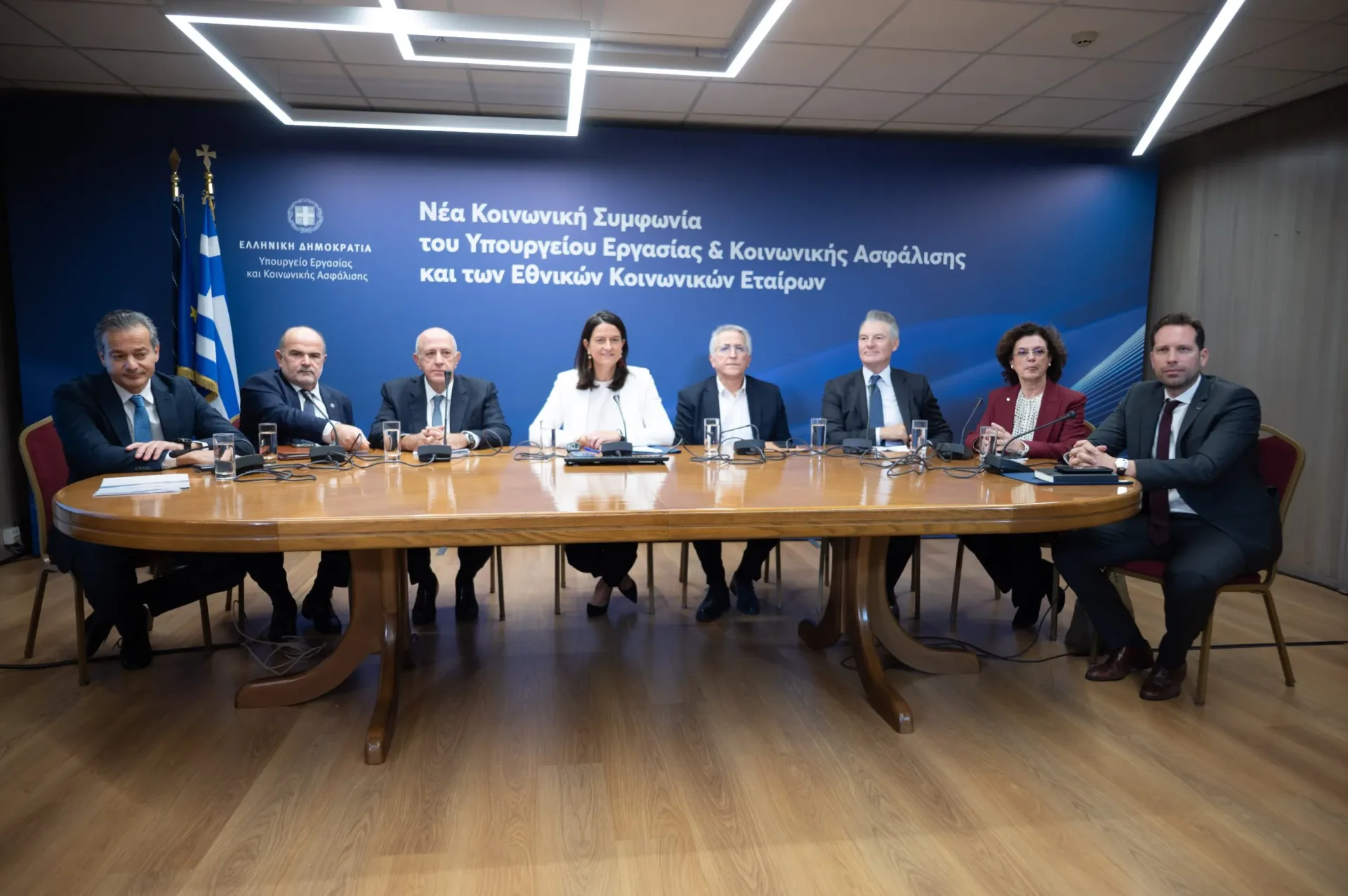 Συλλογικές συμβάσεις εργασίας: Νέα εποχή με την Κοινωνική Συμφωνία – Καταργούνται μνημονιακοί περιορισμοί, τι αλλάζει