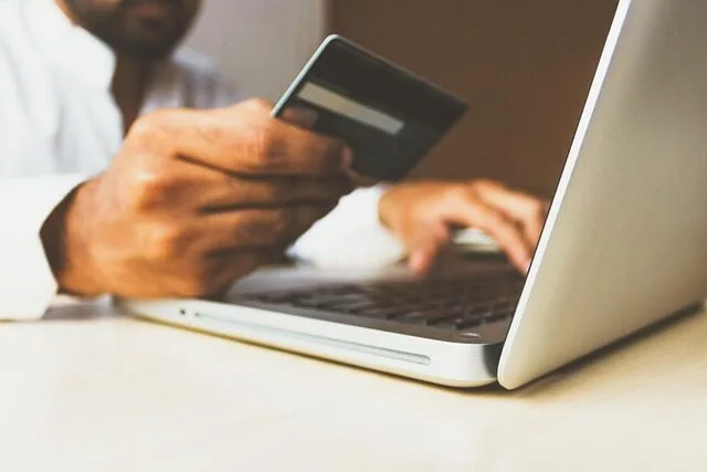 Κατέρρευσαν τα e-banking της Πειραιώς – Χιλιάδες εγκλωβισμένοι πολίτες αφού  λήγουν προθεσμίες με πρόστιμα