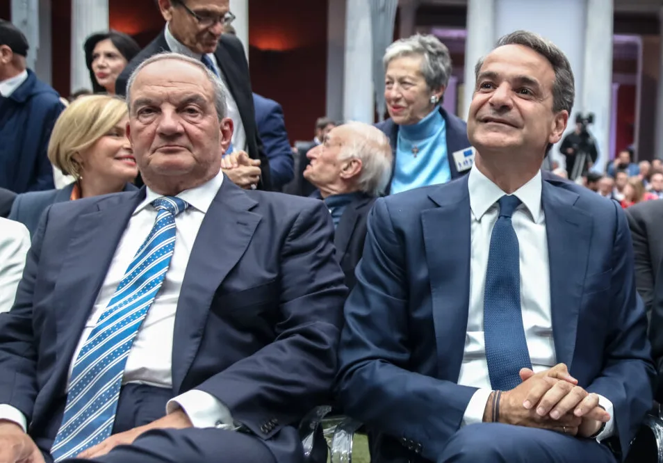 Διαβάστε στο «Π»: Αναβιώνει η βεντέτα  – Μητσοτάκης και Καραμανλής δύο ξένοι στην ίδια παράταξη