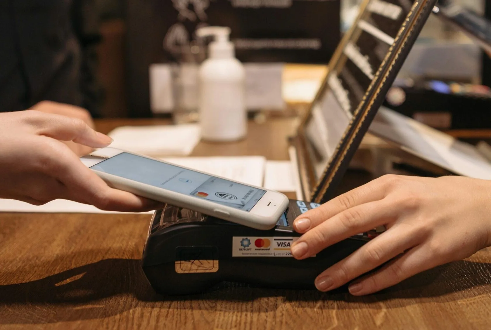 Piraeus Bank opts for the “right to remain silent” regarding the decline of Snappi