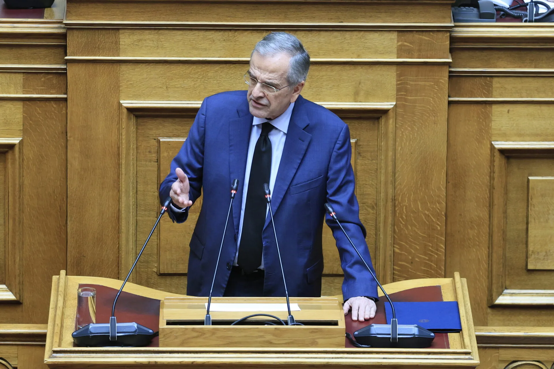 ΤΟ ΠΑΡΟΝ: Ρυθμιστής ο Αντώνης Σαμαράς – Απειλή για ΝΔ